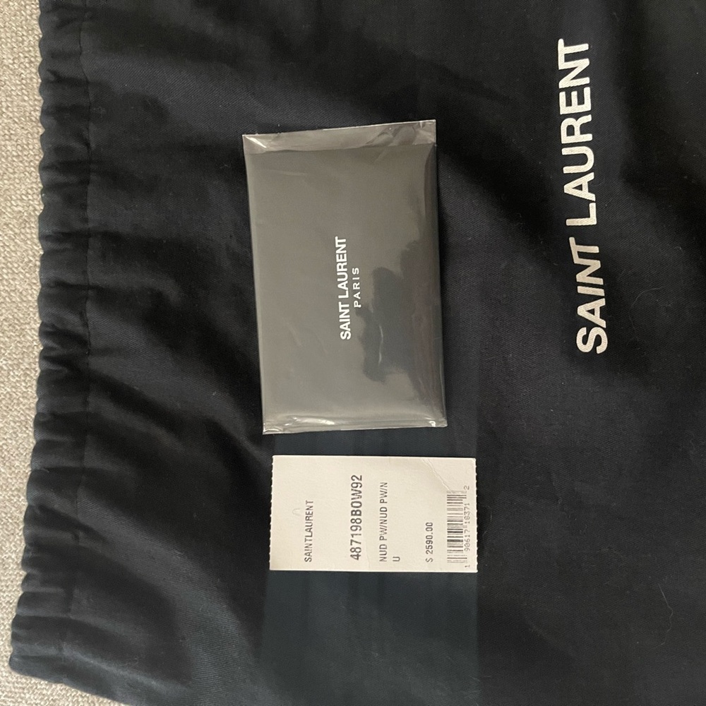 Authentic YSL Envelope Bag Large - Picture 4 of 4
